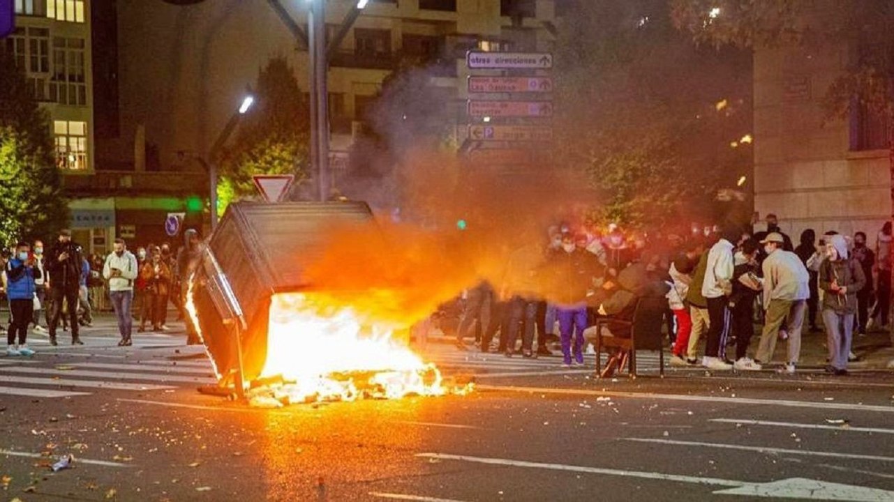 PODEMOS DESCONTROLA CIUDADES CON DISTURBIOS POR DETENCIÓN DE PABLO HASEL