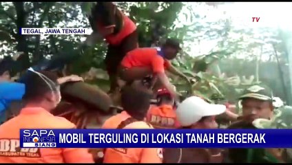 Mobil Bak Penuh Terguling di Lokasi Tanah Bergerak Tegal Jateng