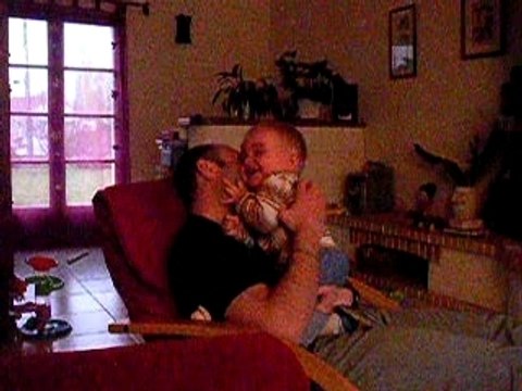 1 minute 30 de grosse rigolade entre un papa et son fils