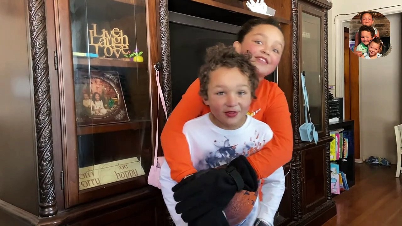 Kids Snow Ball Fight | it Snowed in south Texas