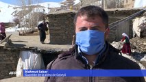 En Turquía, personal médico supera al clima y la desconfianza para vacunar en las montañas