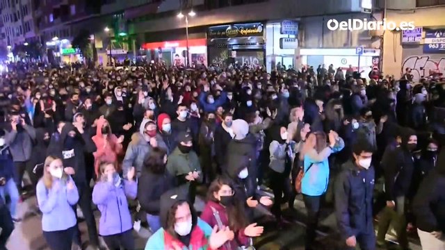 Segunda jornada con cargas policiales en València durante una concentración para reclamar la libertad del rapero Pablo Hasel