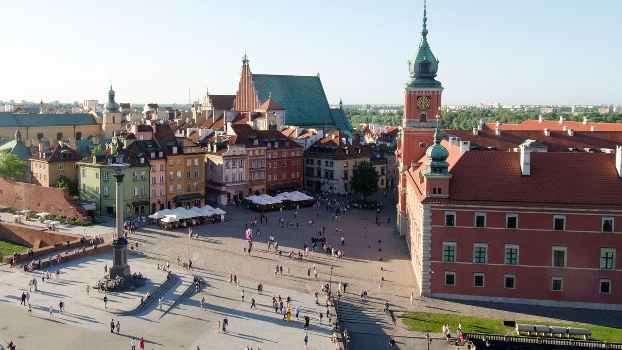 Poland Lifts Quarantine Requirement for Fully Vaccinated Travelers From Select Countries