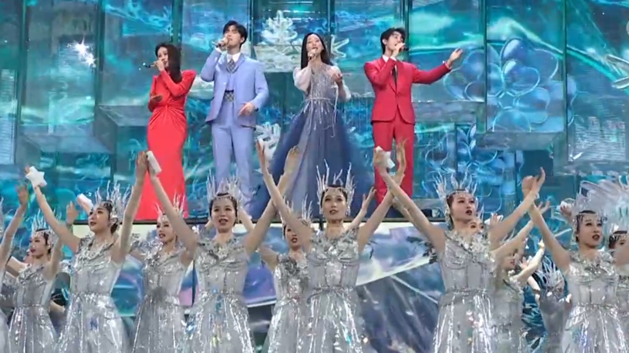花开又一春！韩雪 王俊凯 阿云嘎 袁娅维用歌声铺展一幅《瑞雪平安图》