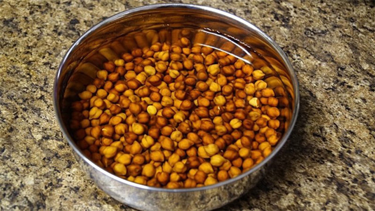 चने का पानी पीने के चमत्कारी फायदे । खाली पेट चने का पानी पीने के कई फायदे। Gram Water Benefit