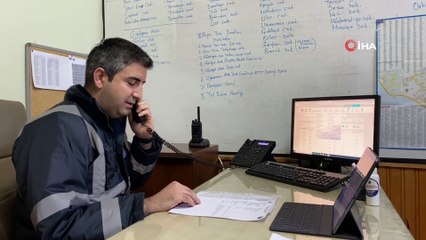 Kartal Belediyesi ekipleri yaşlı çifti aşı randevusuna yetiştirdi