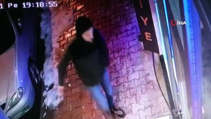 Kağıt toplayıcılarının taşlı sopalı kavgası kamerada