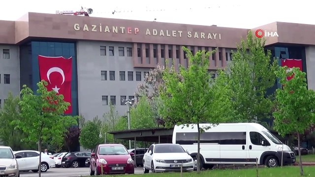 Kız kardeşini 18 yerinden makasla yaralayan ağabeyi mahkeme affetmedi