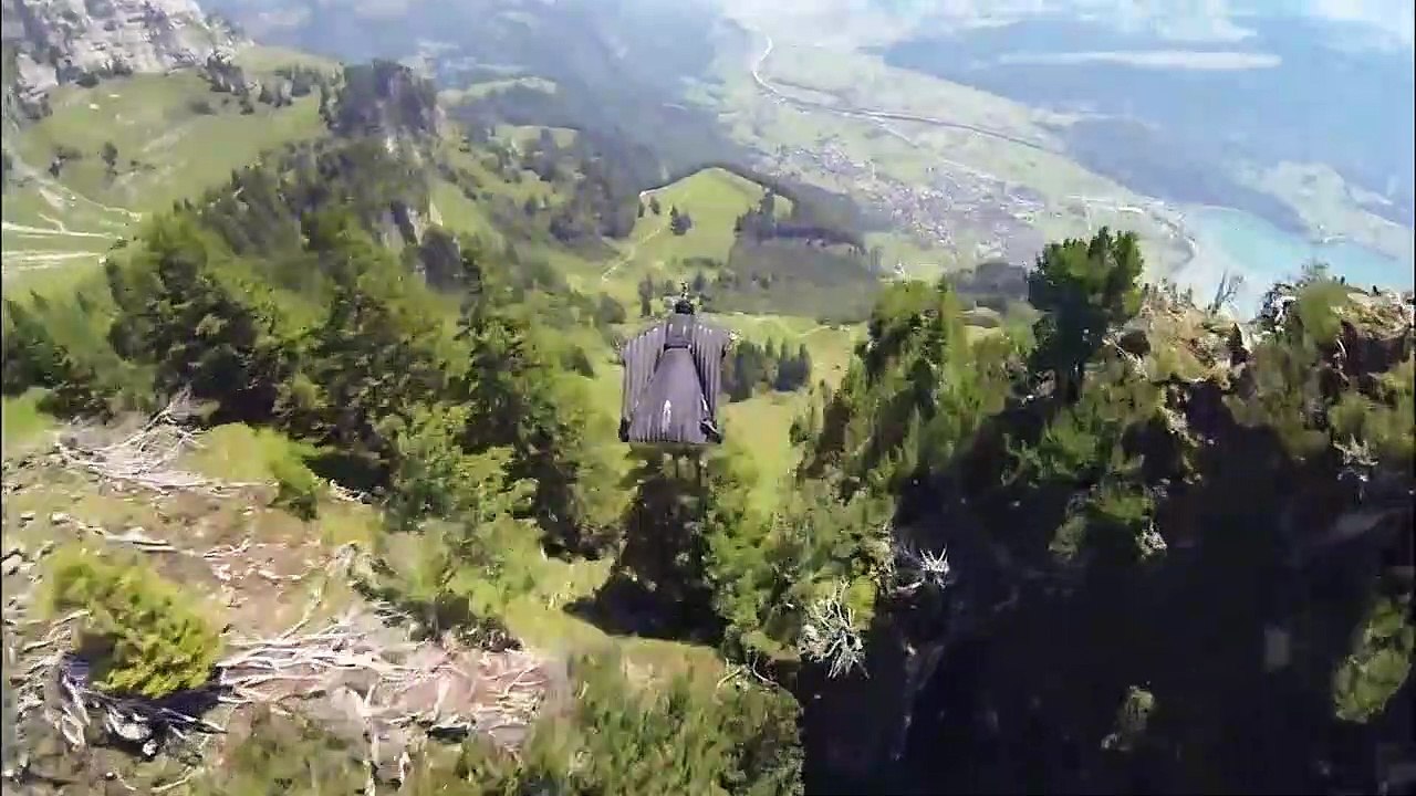 GoPro_ Crazy Wingsuit Flight(720P_HD)