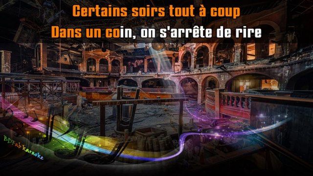 KARAOKE Pigalle - Dans la salle du bar tabac de la rue des martyrs