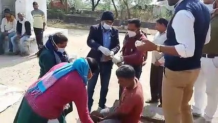 भितरवार के बामौर गांव में शुक्रवार को फूड पॉइजनिंग का मामला सामने आया है
