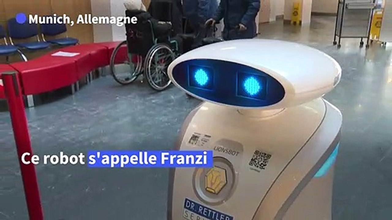 Franzi, le robot nettoyeur qui converse et chante en allemand