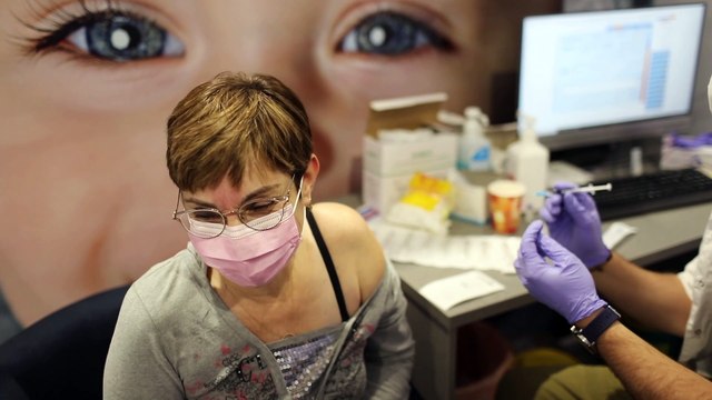 Un estudio en Israel apunta que vacuna de Pfizer es efectiva al 85% con una dosis