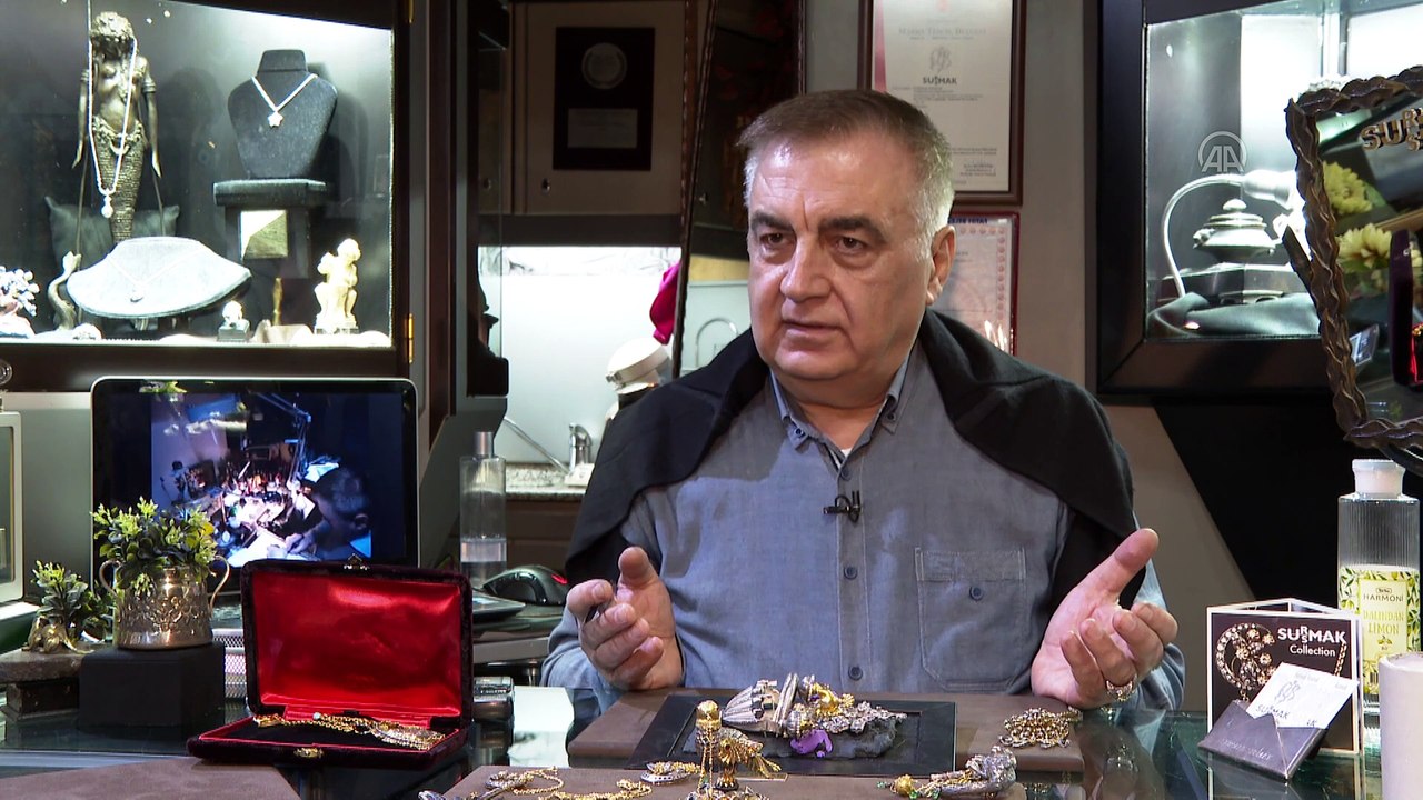 İSTANBUL - Değerli taşlar 45 yıllık kuyum ustasının elinde hayat buluyor