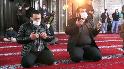 Regaip Kandili dualarla idrak edildi