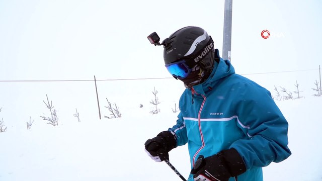 Erciyes Dağı'ndan şehir merkezine kayarak indi