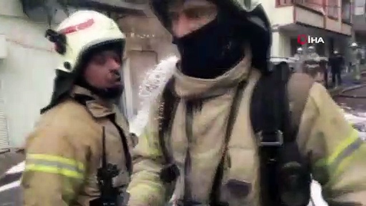 Kağıthane'de korkutan araç yangını