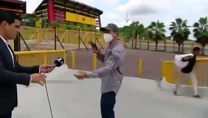 ŞOK! Spor muhabirine canlı yayında silahlı soygun...