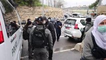 KUDÜS - İsrail yüzlerce Filistinlinin Mescid-i Aksa’ya girişine izin vermedi