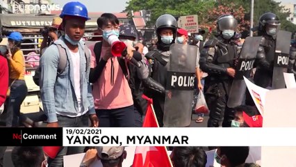 Myanmar: Tensão entre polícia e manifestantes sobe de tom