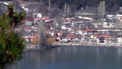 İZMİR - Gölcük Gölü buz tuttu