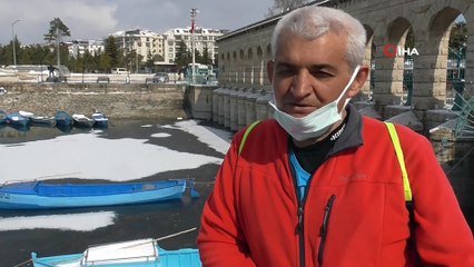 Beyşehir Gölü'nde buz tabakasından kartpostallık görüntüler