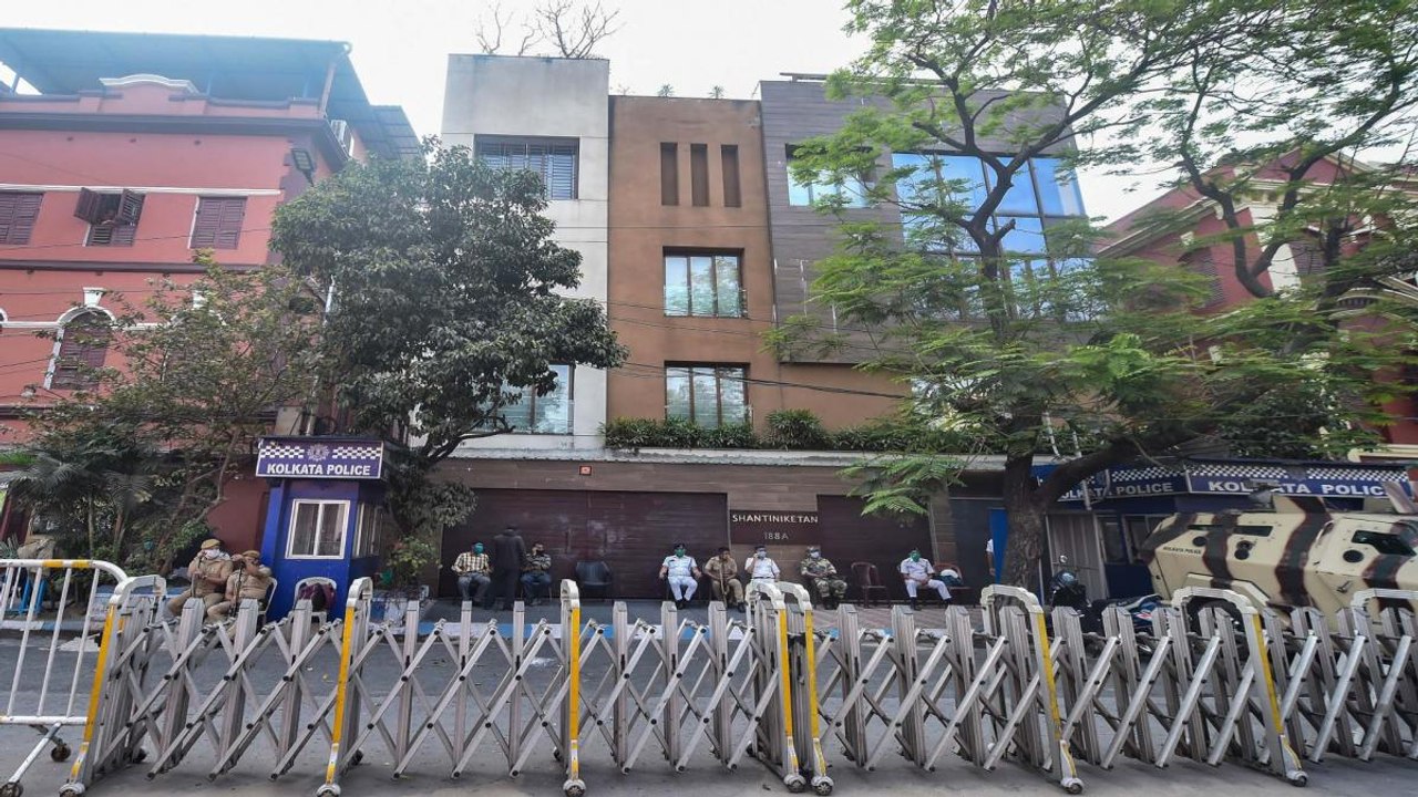 CBI reaches Abhishek's house, wife Rujira will be questioned