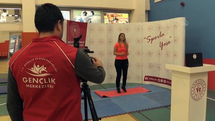 KIRŞEHİR - Kovid-19 sürecinde antrenörler dijital platformdaki spor etkinlikleriyle evlere konuk oluyor