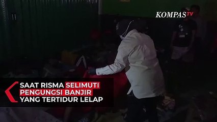 Saat Risma Selimuti Pengungsi Banjir yang Tertidur Lelap di Pinggir Jalan