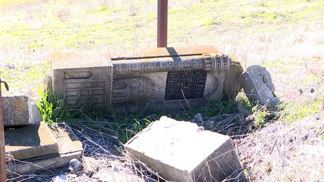 Dağlık Karabağ'da Ermeni güçlerin vahşetinin tanığı yıkılan mezarlıklar