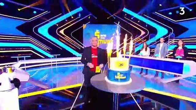 Questions pour un champion : Samuel Etienne fête ses 5 ans