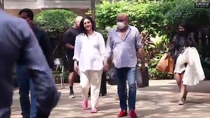 Kareena Kapoor DISCHARGED From Hospital With SECOND Baby Boy