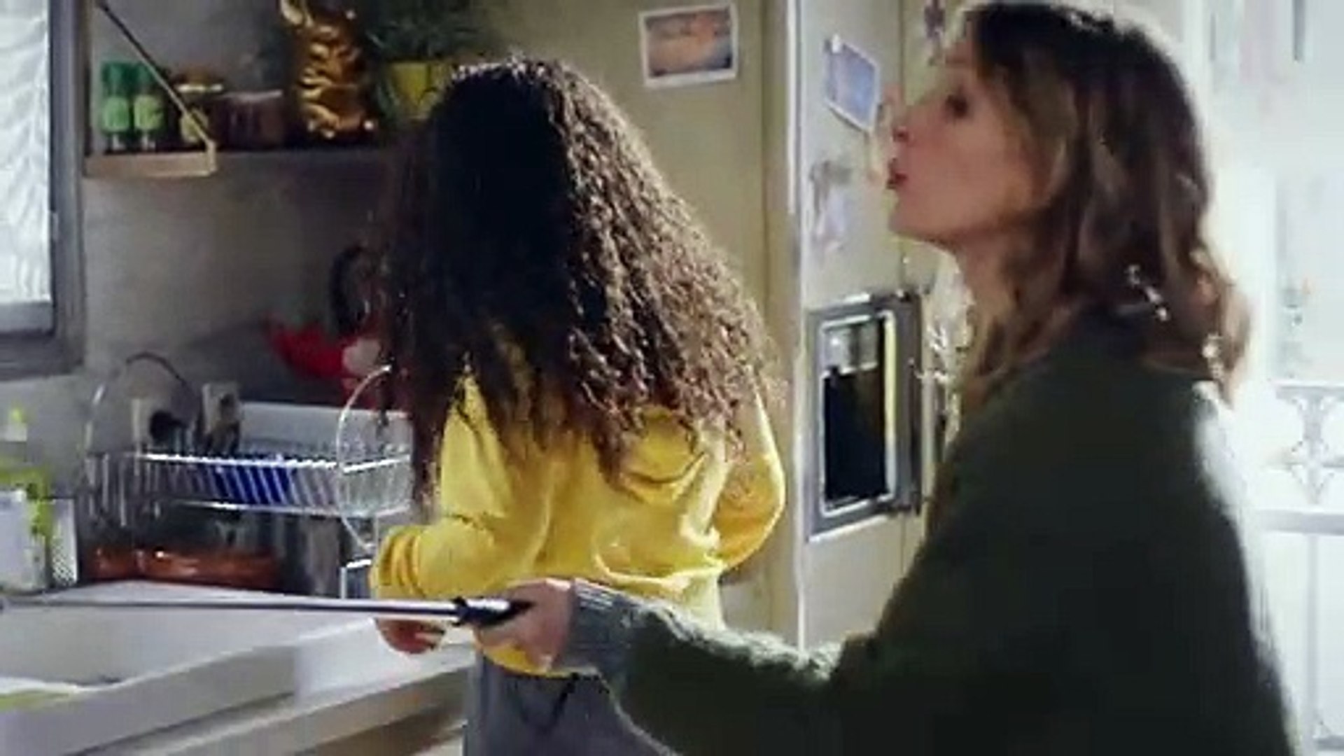 Look Estelle Plus Belle La Vie 2021 Plus belle la vie : Mila, à bout, hurle sur Estelle - Vidéo Dailymotion