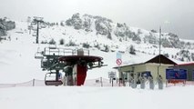 KARABÜK - Kar aralıklarla etkisini gösteriyor - Keltepe Kayak Merkezi