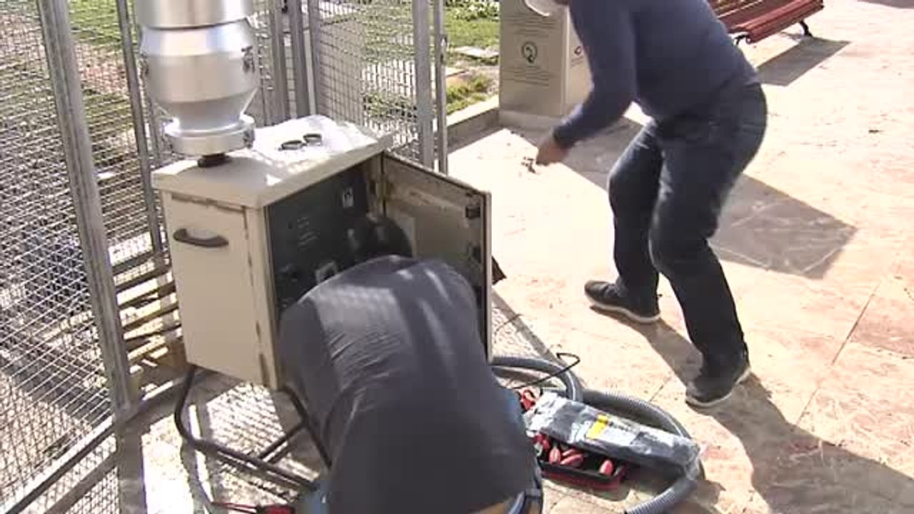 Medidores de COVID-19 en las calles de Valencia