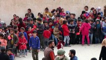 RASULAYN - Mehmetçik, Barış Pınarı bölgesinde 1000 öğrenciye kırtasiye ve kıyafet yardımı yaptı