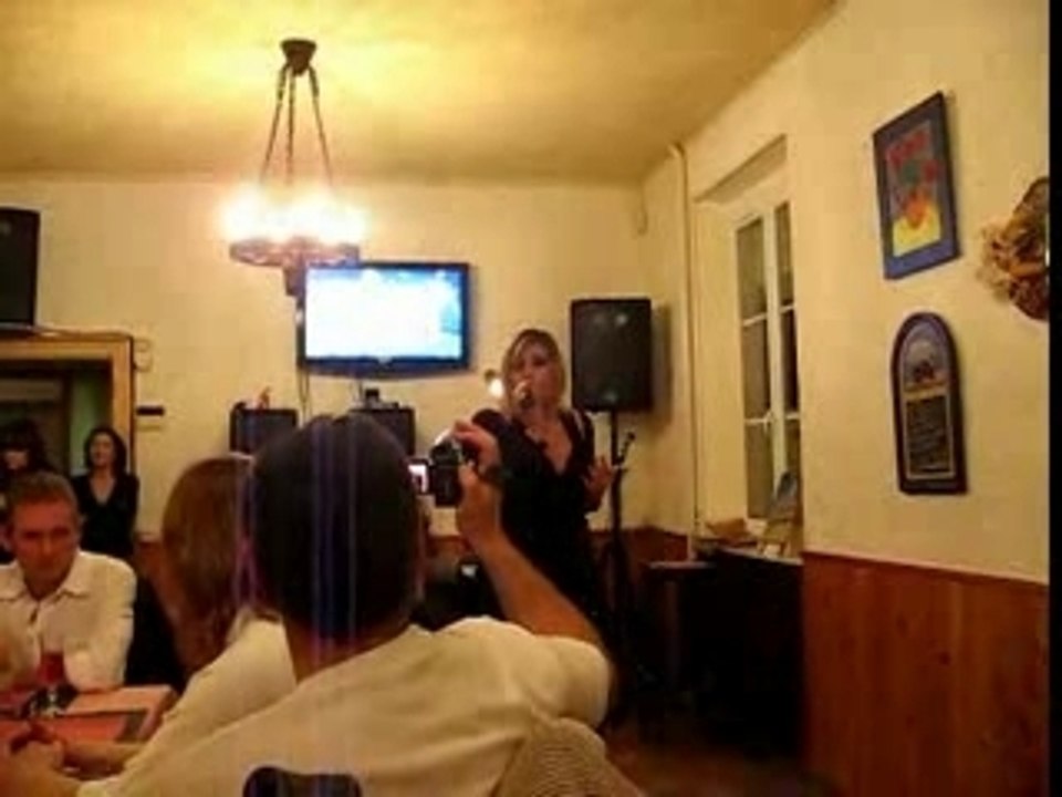 Chloé chante !!!
