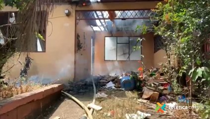 tn7 Casa abandonada es consumida por las llamas en Tibás 190221