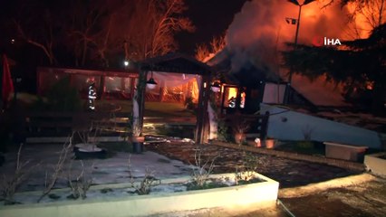 Boğaziçi Üniversitesi Rumeli Hisarı kampüsünde bulunan kafe alev alev yandı