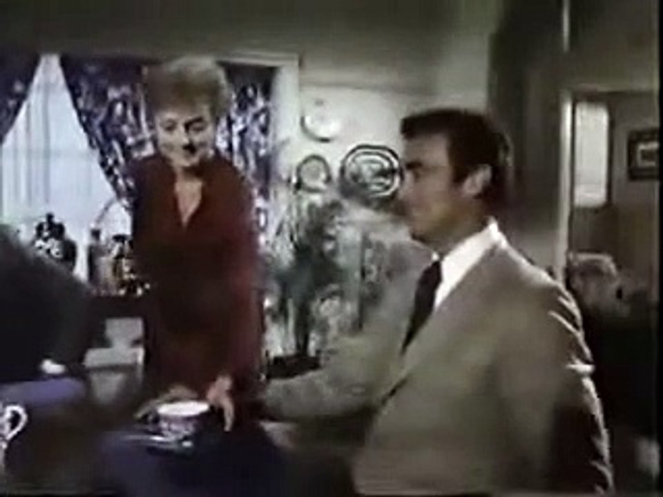 Lou Grant Season 2, Episode 15: Scam