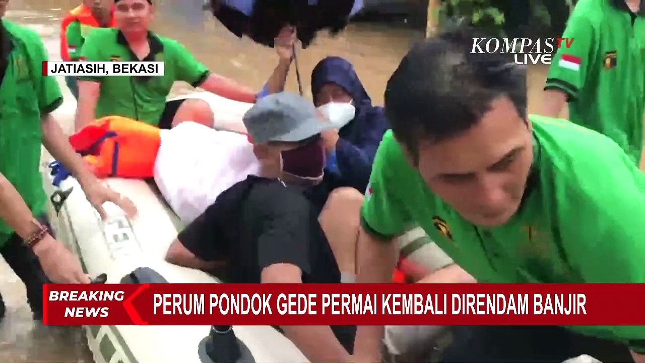 Perum Pondok Gede Permai Kembali Direndam Banjir, Warga Bertahan di Lantai 2 Rumah Mereka