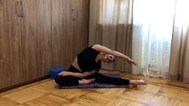 exercices de gymnastique de flexibilité et fractionnements - nous entraînons des chorégraphies d'étirement et de contorsion