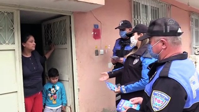 ADANA - Polis, falcı ve seyyar satıcı gibi evlere giden dolandırıcılara karşı vatandaşı uyardı