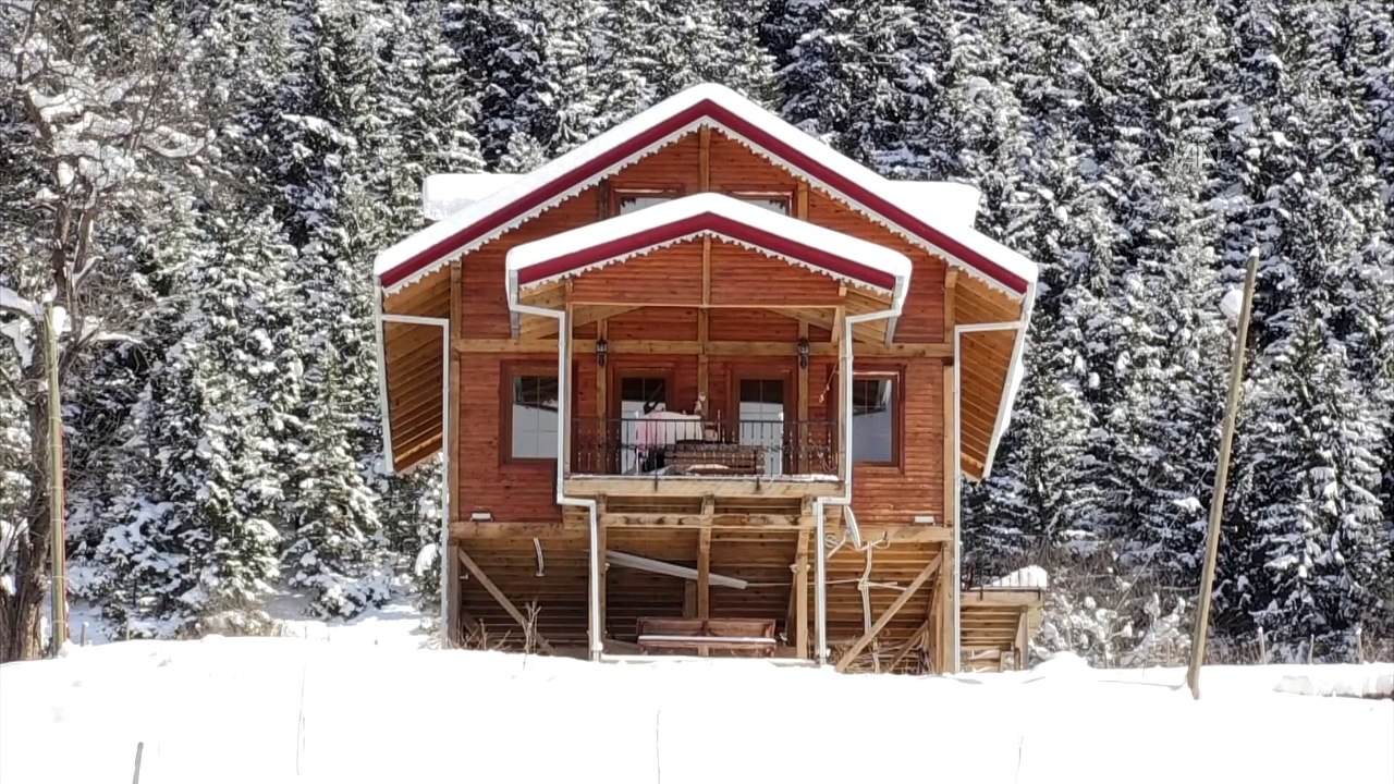 GİRESUN - Beyaz örtüyle kaplanan Karadeniz yaylaları ziyaretçilerine adeta nefes oluyor