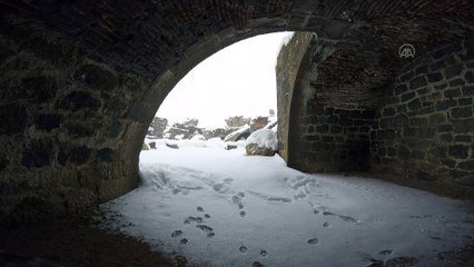 ERZURUM - '93 Harbi'nin tanığı' tabyalar beyaza büründü