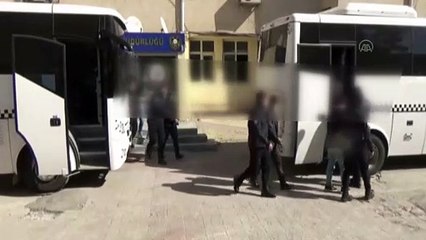 Скачать видео: Şanlıurfa merkezli terör örgütü PKK/KCK-YPG operasyonunda 13 zanlı tutuklandı