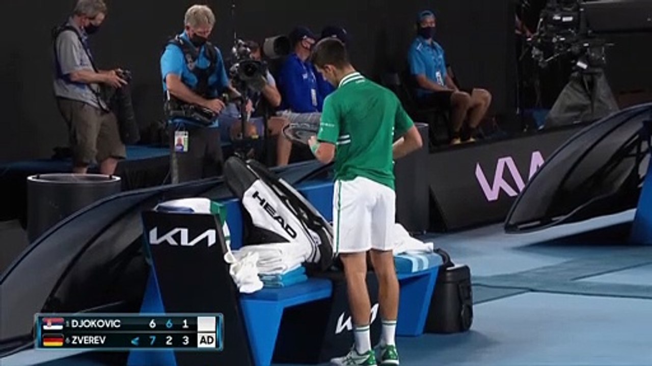 Angry Djokovic destroys racquet
