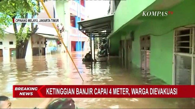 Banjir Cipinang Melayu Capai 4 Meter, Warga Dievakuasi
