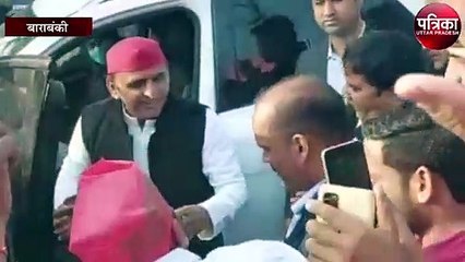 जब कुल्हड़ की चाय देख कर रूका अखिलेश का काफिला