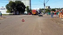 Mulher de 32 anos fica ferida ao se envolver em acidente de trânsito na Rua Souza Naves, no Bairro Parque São Paulo
